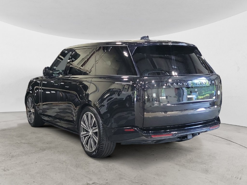 Used 2023 Land Rover Range Rover SV AWD/4WD image 3