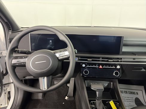 New 2025 Hyundai Santa Cruz SEL FWD image 3