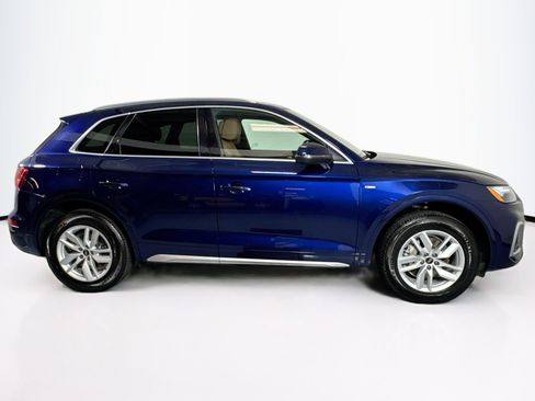 Used 2022 Audi Q5 2.0T Premium w/ Convenience Package image 4