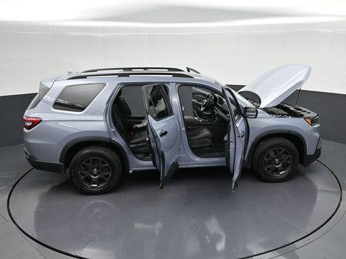 Used 2023 Honda Pilot TrailSport image 39