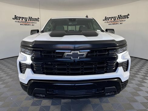 Used 2025 Chevrolet Silverado 1500 LT Trail Boss w/ Dark Appearance Package AWD/4WD image 5
