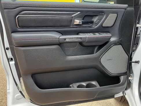 New 2026 RAM 1500 Laramie AWD/4WD image 10