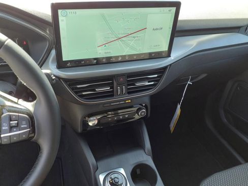 New 2025 Ford Escape SE image 17