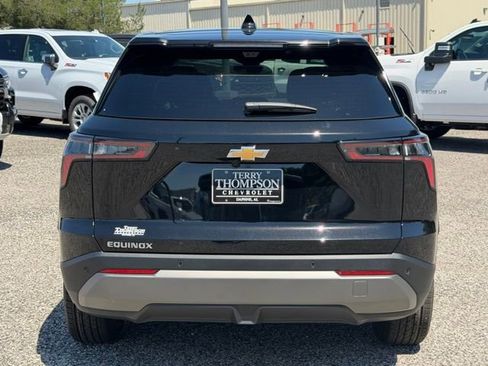 New 2026 Chevrolet Equinox LT w/ Safety and Technology Package FWD image 3