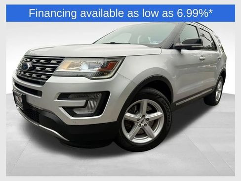 Used 2017 Ford Explorer XLT w/ Equipment Group 202A AWD/4WD image 1