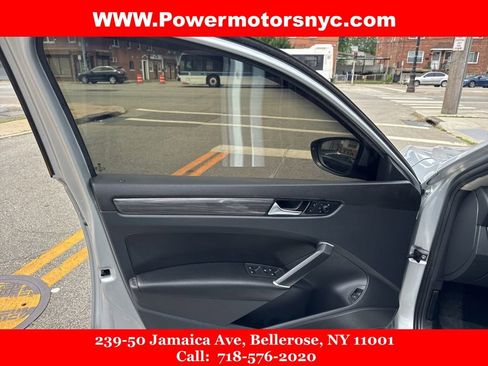 Used 2020 Volkswagen Passat 2.0T R-Line image 24