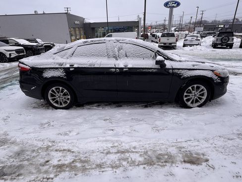 Used 2020 Ford Fusion SE image 6