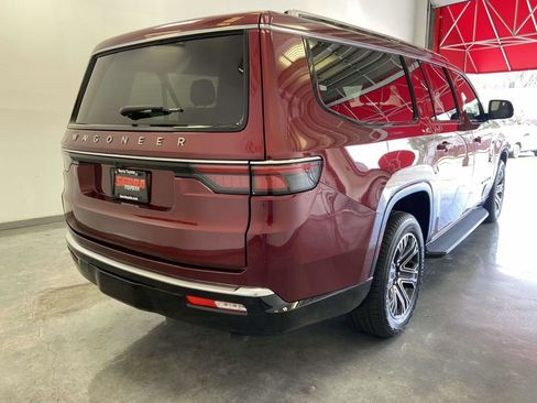 Used 2025 Jeep Wagoneer L Series II w/ 8-pass Seating Package image 2
