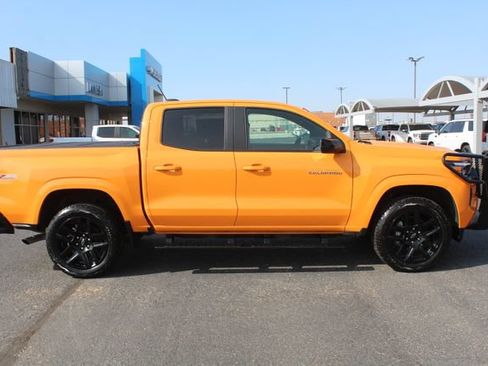 Used 2025 Chevrolet Colorado Z71 w/ Z71 Convenience Package 2 AWD/4WD image 2
