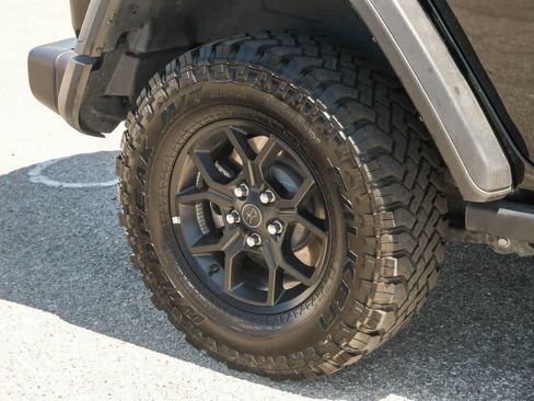 Used 2025 Jeep Wrangler Unlimited Sport AWD/4WD image 10