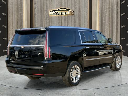 Used 2020 Cadillac Escalade ESV 2WD image 7