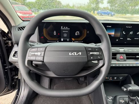 New 2026 Kia K4 FWD image 34