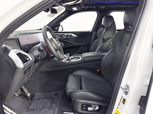 Used 2024 BMW XM image 17
