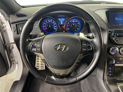 Used 2015 Hyundai Genesis 3.8 RWD image 18