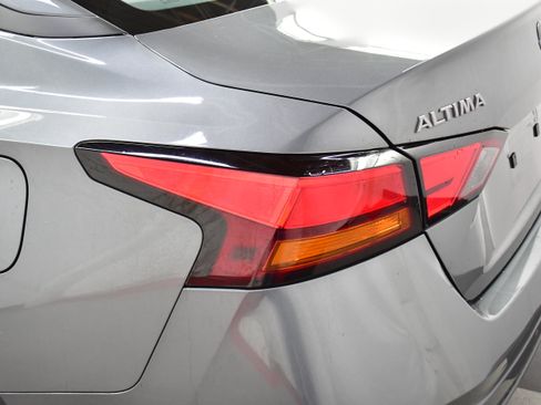 Used 2025 Nissan Altima 2.5 SV image 27