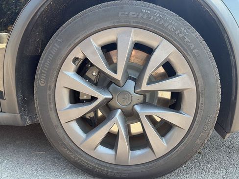 Used 2025 Tesla Model X AWD/4WD image 10