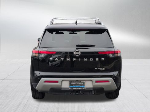 Used 2023 Nissan Pathfinder Platinum image 5