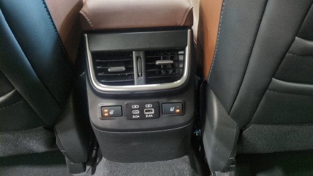 Certified 2025 Subaru Outback Touring AWD/4WD image 36