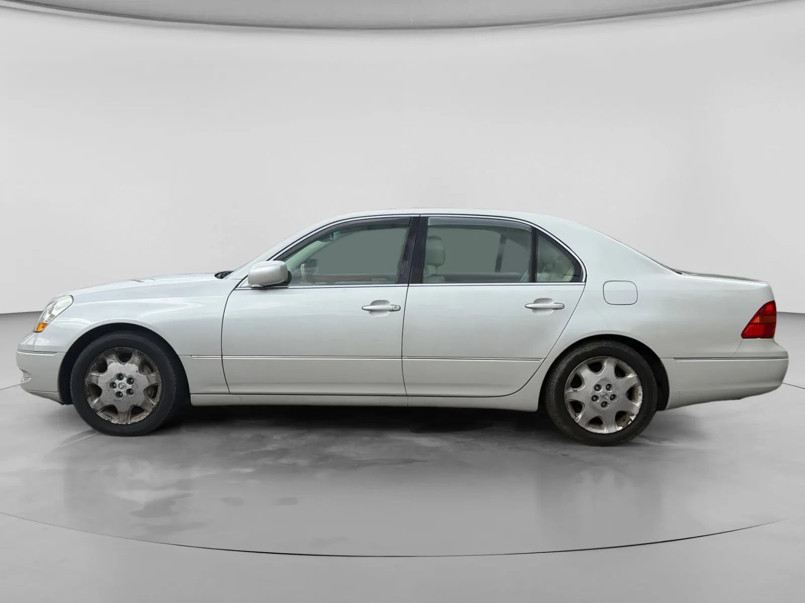 Used 2003 Lexus LS 430 RWD image 2