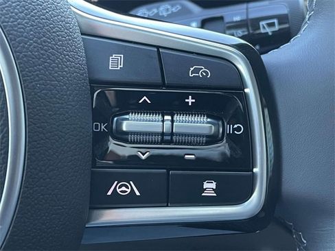 New 2026 Kia Carnival EX image 33