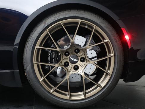 New 2025 Aston Martin Vanquish image 35