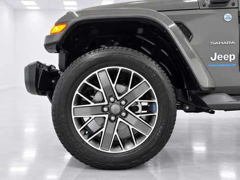 Used 2023 Jeep Wrangler Unlimited Sahara w/ Cold Weather Group AWD/4WD image 10