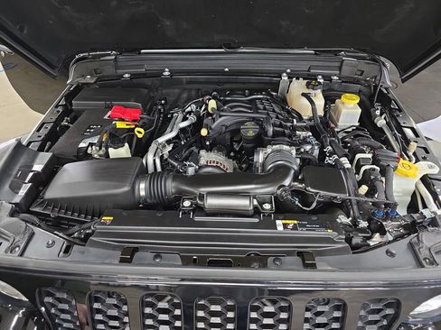 Certified 2022 Jeep Gladiator Overland AWD/4WD image 29
