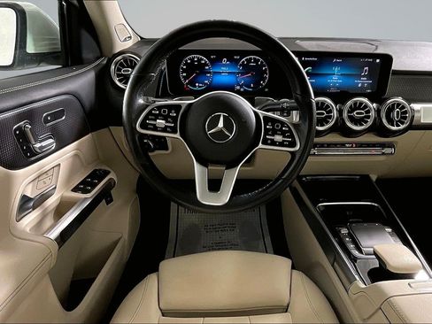 Used 2021 Mercedes-Benz GLB 250 4MATIC image 5
