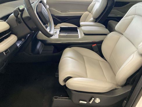 New 2026 Lincoln Navigator Premiere AWD/4WD image 29