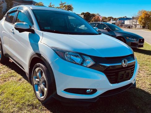 Used 2016 Honda HR-V EX image 12