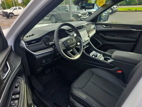 Used 2026 Jeep Grand Cherokee L Limited AWD/4WD image 14