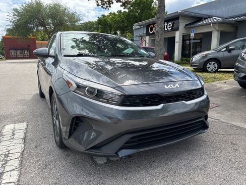 Used 2023 Kia Forte LXS FWD image 2