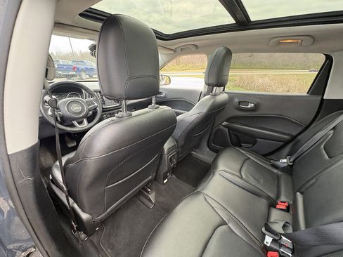 Used 2018 Jeep Compass Limited w/ Navigation Group image 18