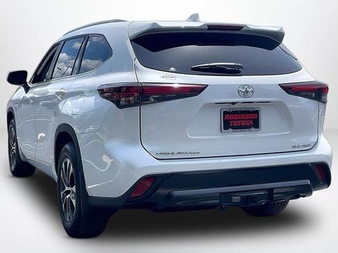 Used 2026 Toyota Highlander XLE AWD/4WD image 12