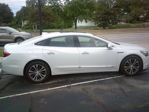 Used 2019 Buick LaCrosse Essence w/ Sun and Shade Package AWD/4WD image 3