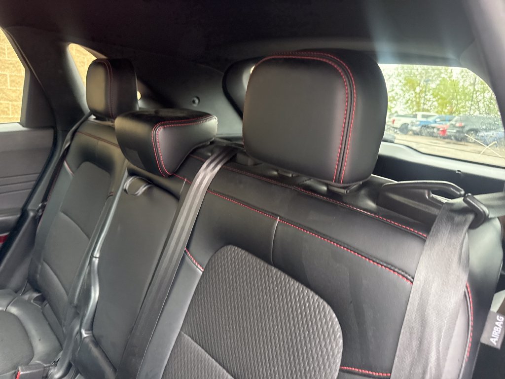 Certified 2025 Ford Escape ST-Line Select AWD/4WD image 18
