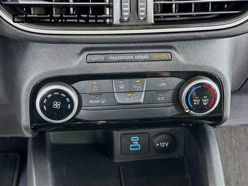 Used 2022 Ford Escape SE image 22