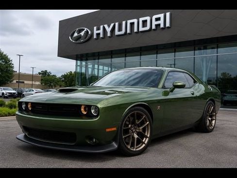 Used 2022 Dodge Challenger R/T Scat Pack w/ Dynamics Package RWD image 1