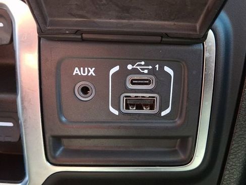 Used 2021 Jeep Gladiator Mojave AWD/4WD image 23