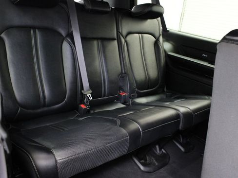 Used 2024 Jeep Wagoneer L Series II w/ Flexible Seating Group AWD/4WD image 21