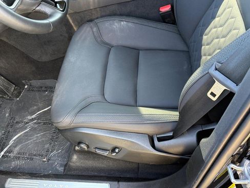 Used 2025 Volvo XC90 B6 Plus image 18