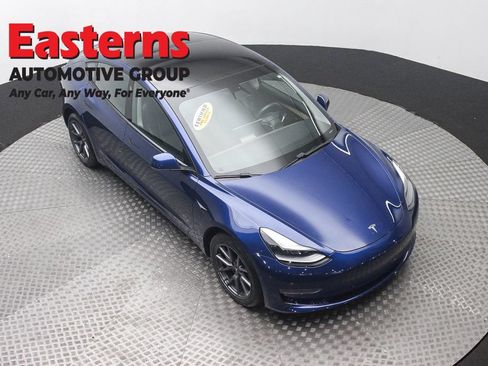 Used 2021 Tesla Model 3 Standard Range Plus RWD image 3