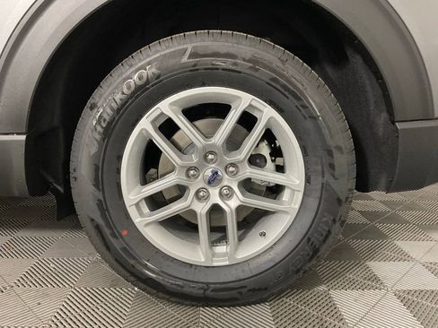 New 2026 Ford Explorer Active RWD image 10