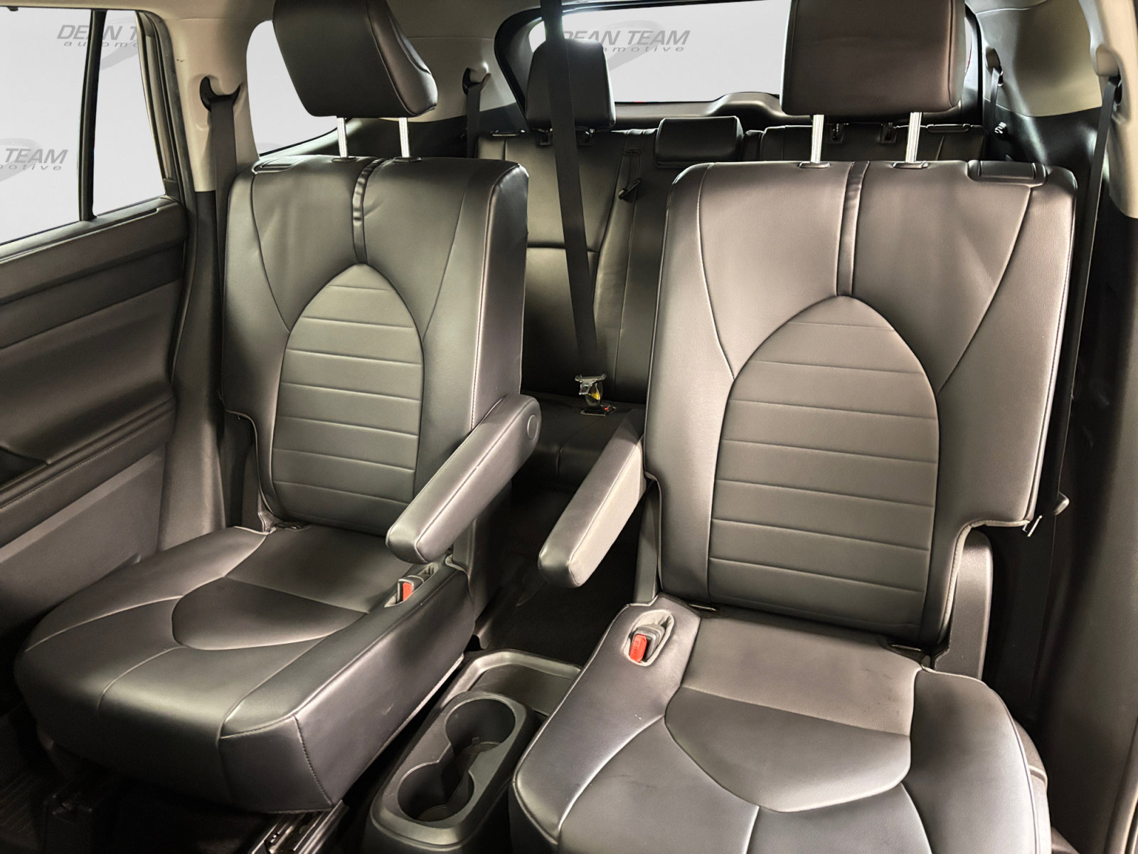Used 2021 Toyota Highlander XLE FWD image 37