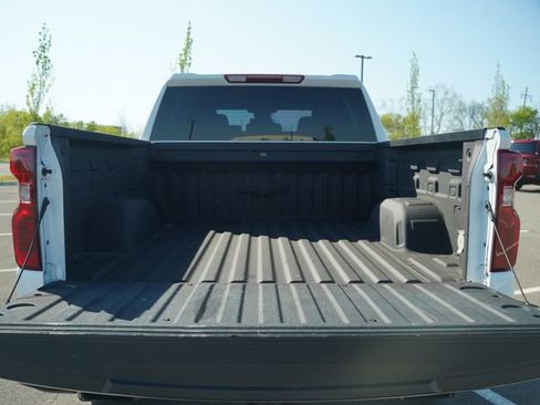Used 2023 Chevrolet Silverado 1500 Custom Trail Boss w/ LPO, Dark Essentials Package AWD/4WD image 17