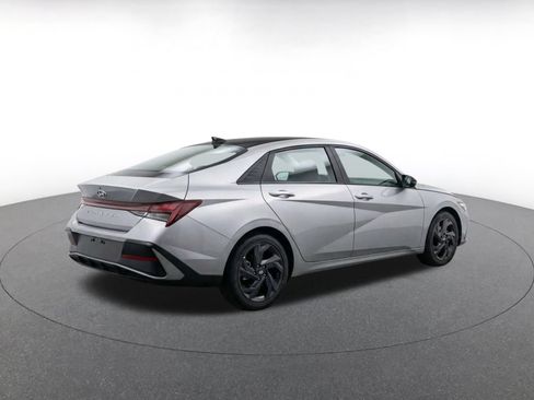 Used 2026 Hyundai Elantra Sport FWD image 9