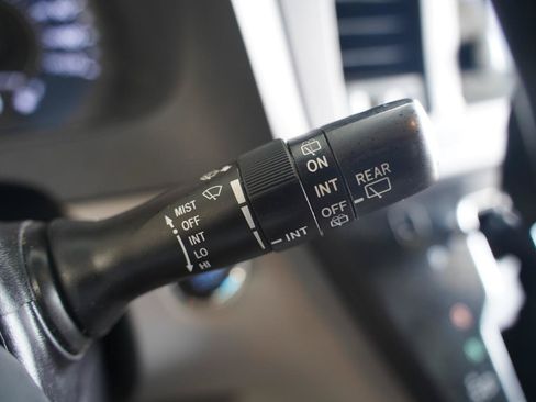 Used 2015 Toyota Sienna XLE FWD image 15