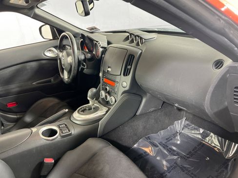 Used 2014 Nissan 370Z Touring w/ Sport Package image 23