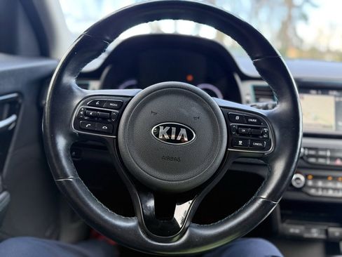 Used 2019 Kia Niro EX Premium w/ Cold Weather Package 1.0 image 28
