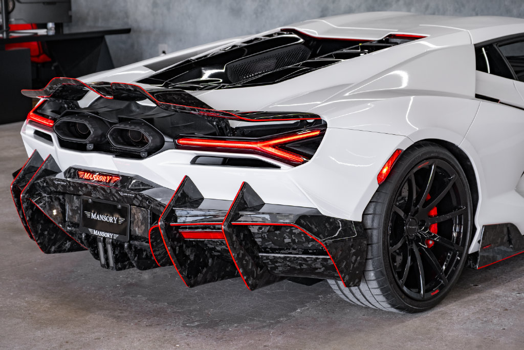 Used 2024 Lamborghini Revuelto AWD/4WD image 24
